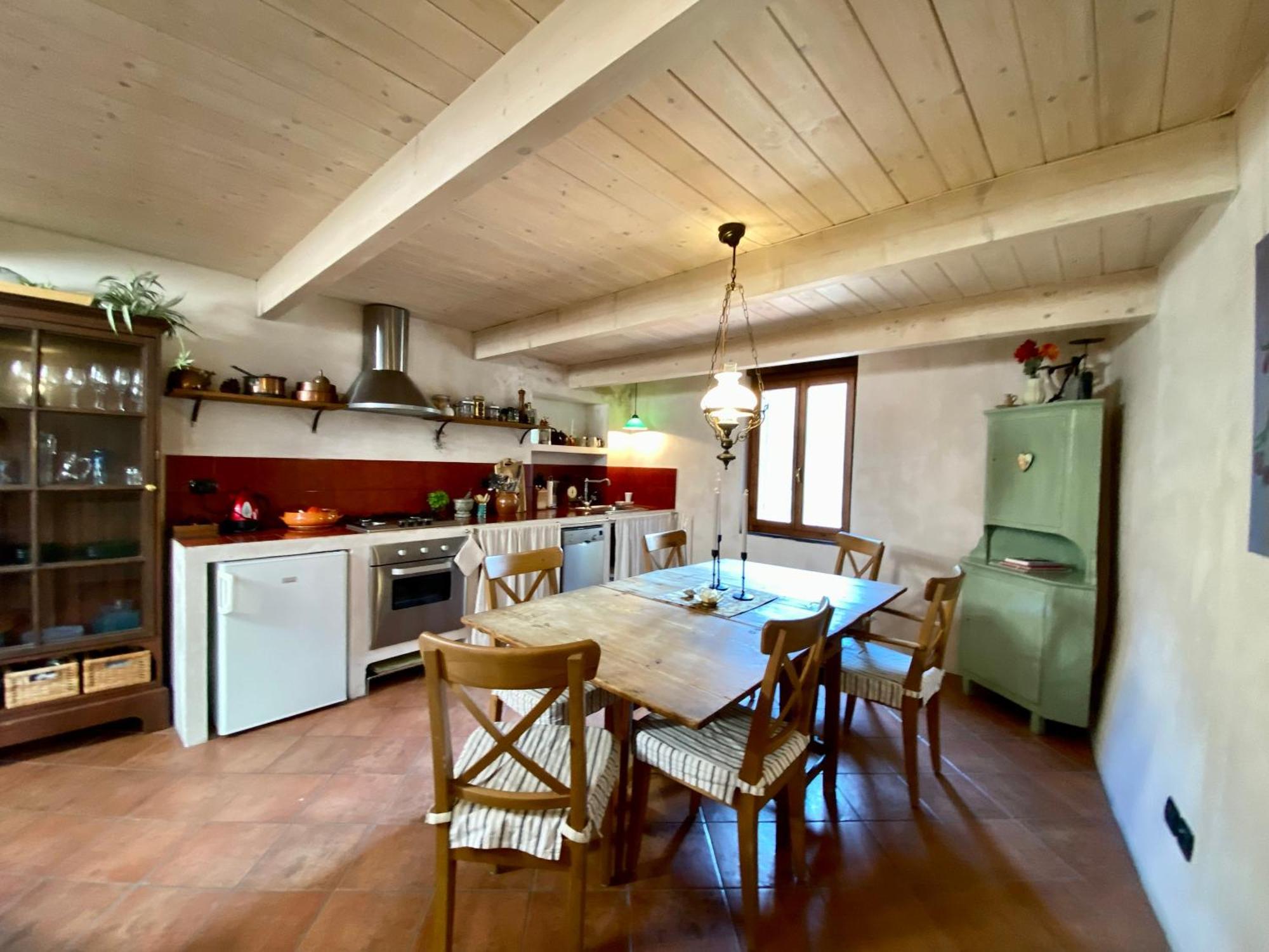 Iconic Italian Townhouse W Rooftop Terrace & Mountain View, Pigna Exterior foto
